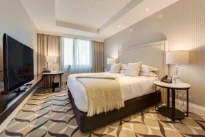 Adelaide - Mayfair Hotel Superior Queen Room - Outback Australia Flinders Ranges