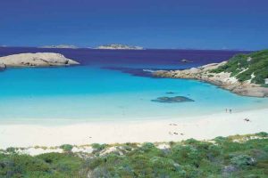 Esperance - beautiful white sand beach and turquoise waters - luxury short breaks on private aircraft