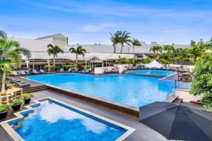 Cairns - Swimming pool at the Shangri La The Marina - Solo tours