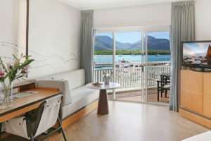 Cairns - Executive Marina View Room at the Shangri La The Marina - solo tours