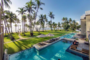 Mission Beach - Swimming Pool at Castaways Resort - Luxury short break