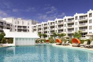 Noosa - Sofital Noosa Pacific swimming pool - Luxury short breaks Australia