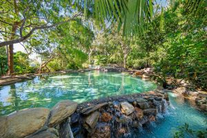 Tropical North Queensland - crystal clear lagoon waters - Luxury short breaks Queensland